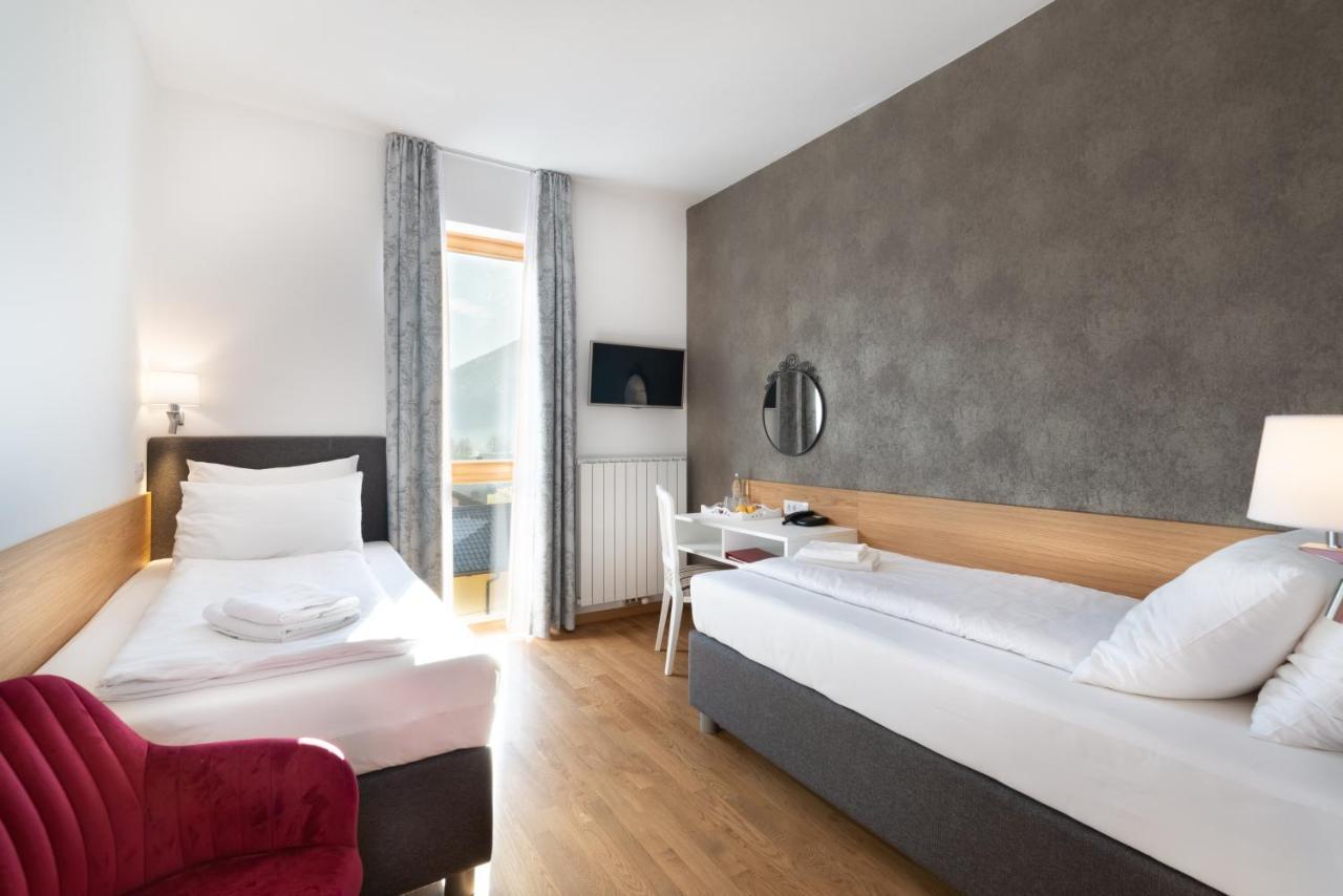 Hotel Dvorec Tolmin Exterior foto